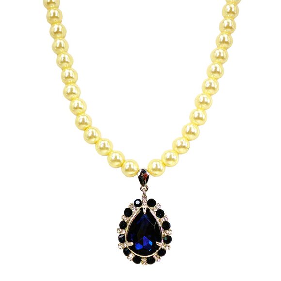 Pearl bead and crystal pendant necklace made with a blue teardrop crystal - Picture 1 of 7